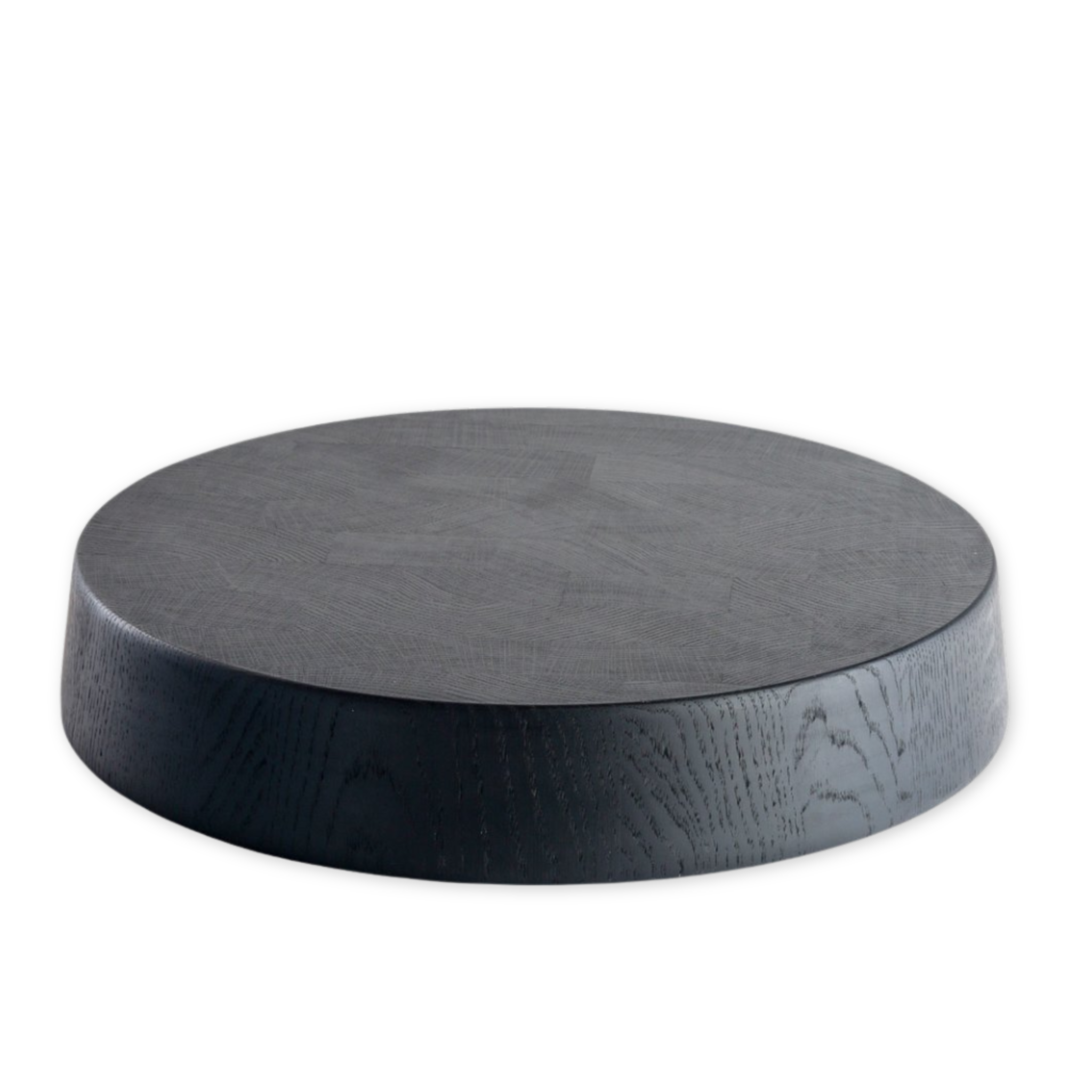 black wooden circular cutting board