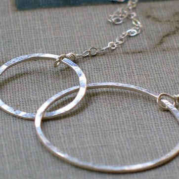 Interlocked Circles Necklace