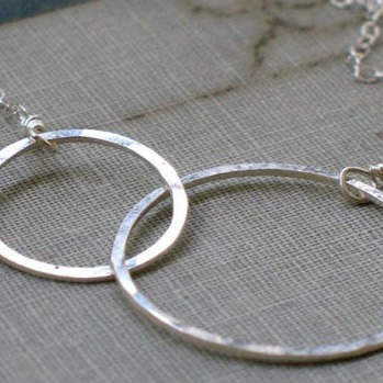 Interlocked Circles Necklace