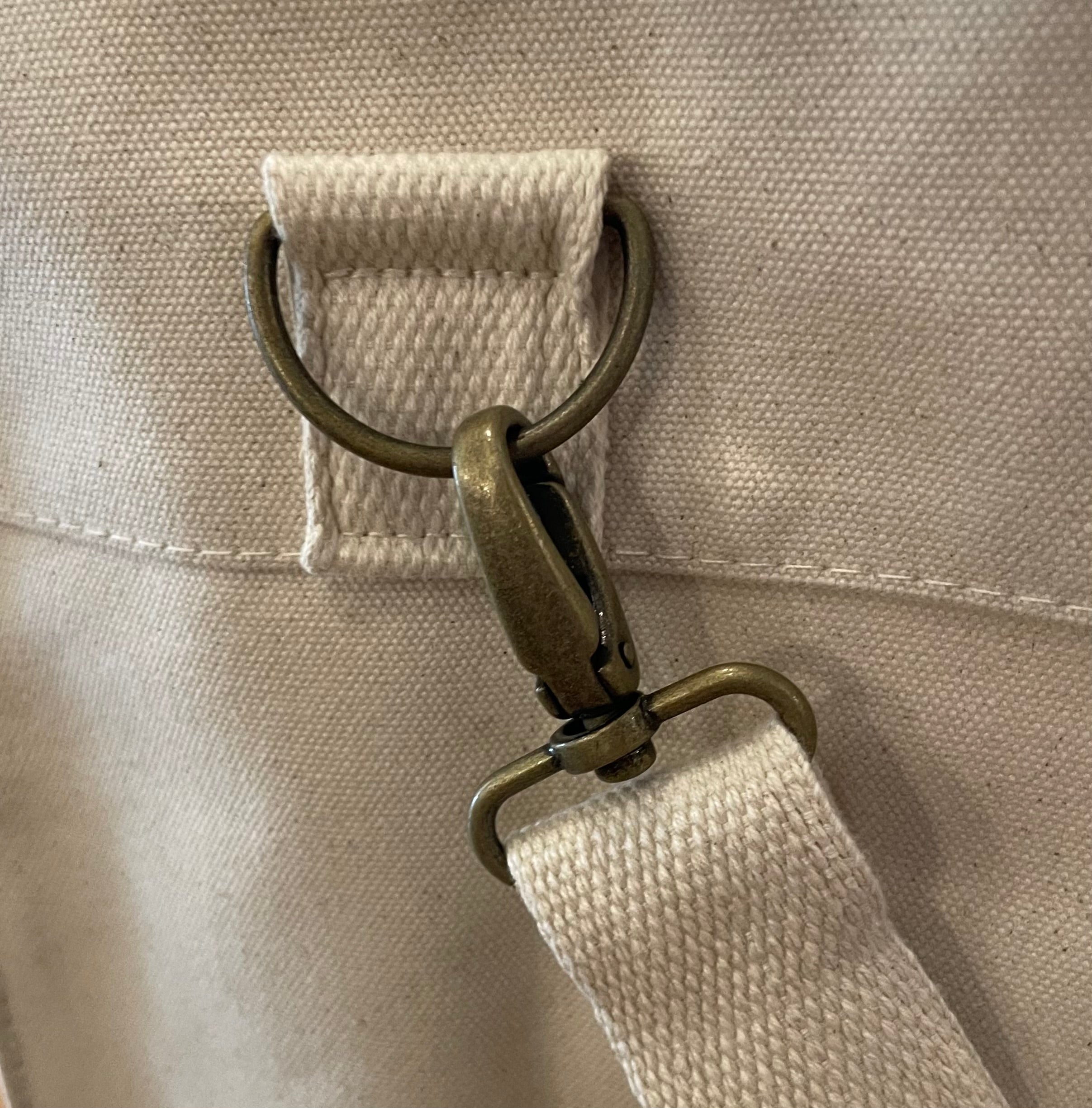 Howdy Tote - Green Outline